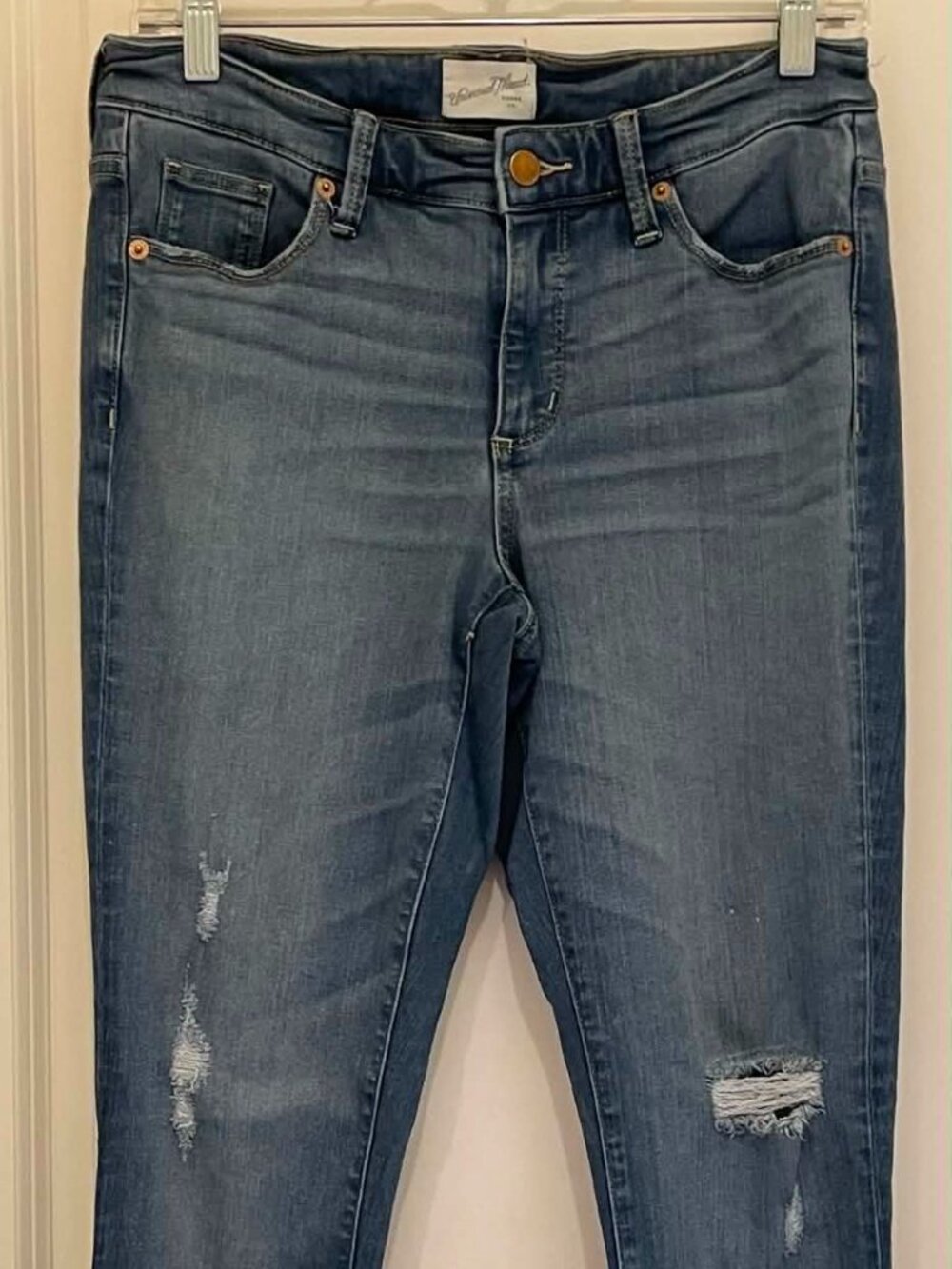 UNIVERSAL THREAD Women’s Skinny Distressed Jeans, Size 4/27R